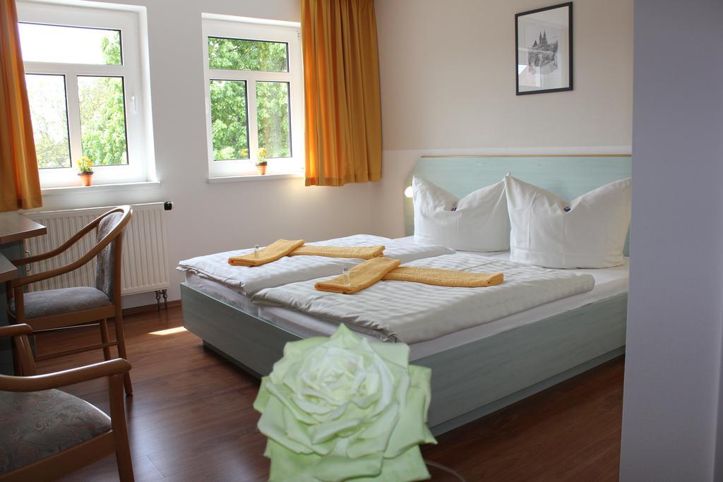 Lindenhof Hotel Thiendorf Ngoại thất bức ảnh